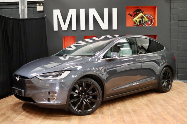 TESLA MODEL X