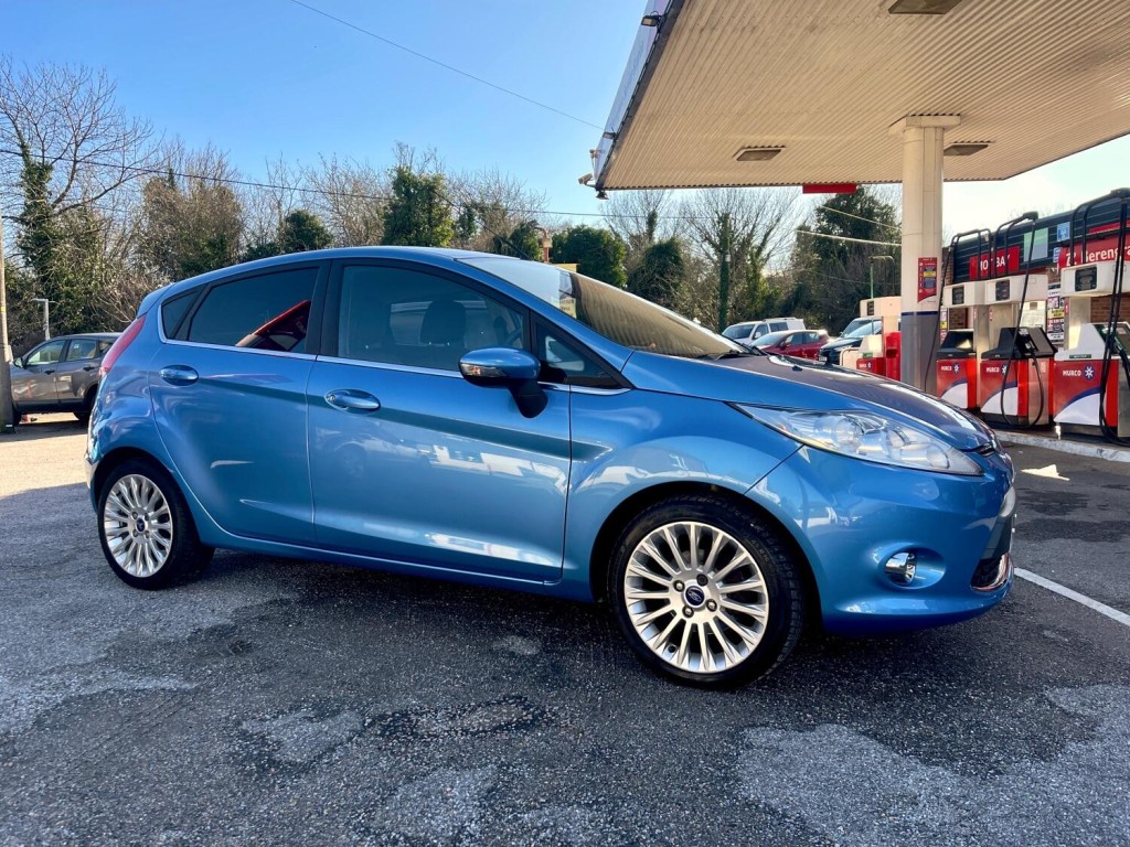 FORD FIESTA 1.4 Titanium 