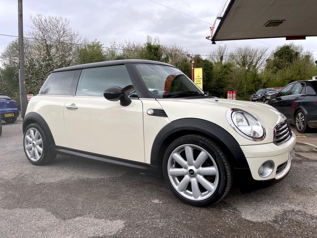 MINI MINI COOPER - LOW MILES - FULL SERV HISTORY