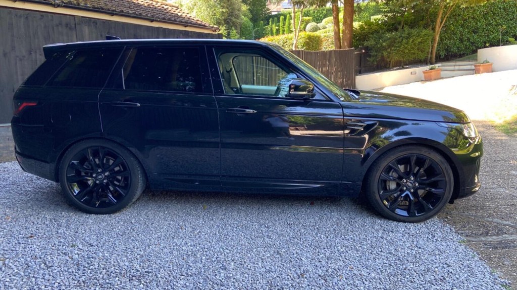 View LAND ROVER RANGE ROVER SPORT 3.0 D300 MHEV HSE Silver