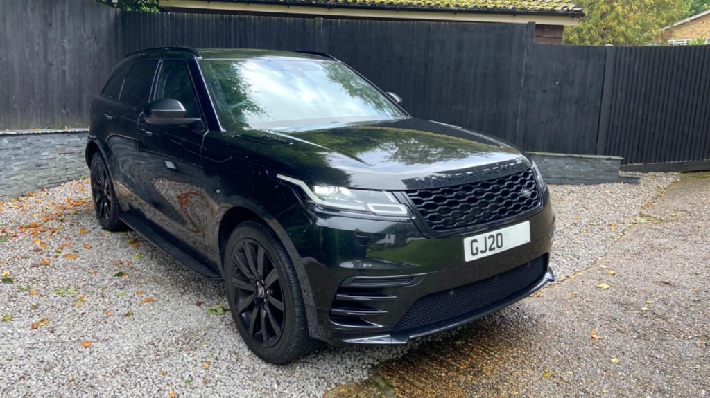 View LAND ROVER RANGE ROVER VELAR 2.0 D180 R-Dynamic S