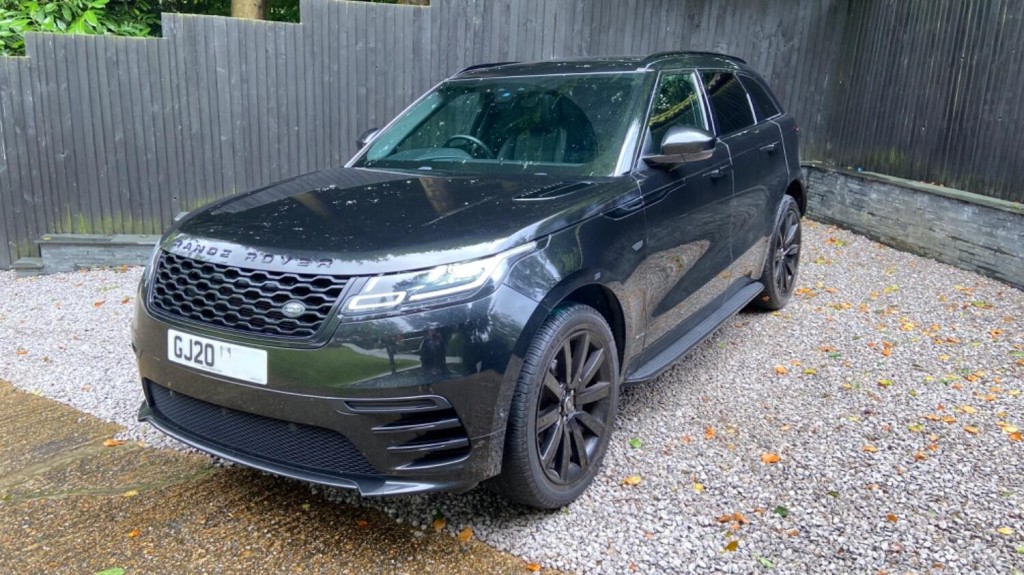 View LAND ROVER RANGE ROVER VELAR 2.0 D180 R-Dynamic S