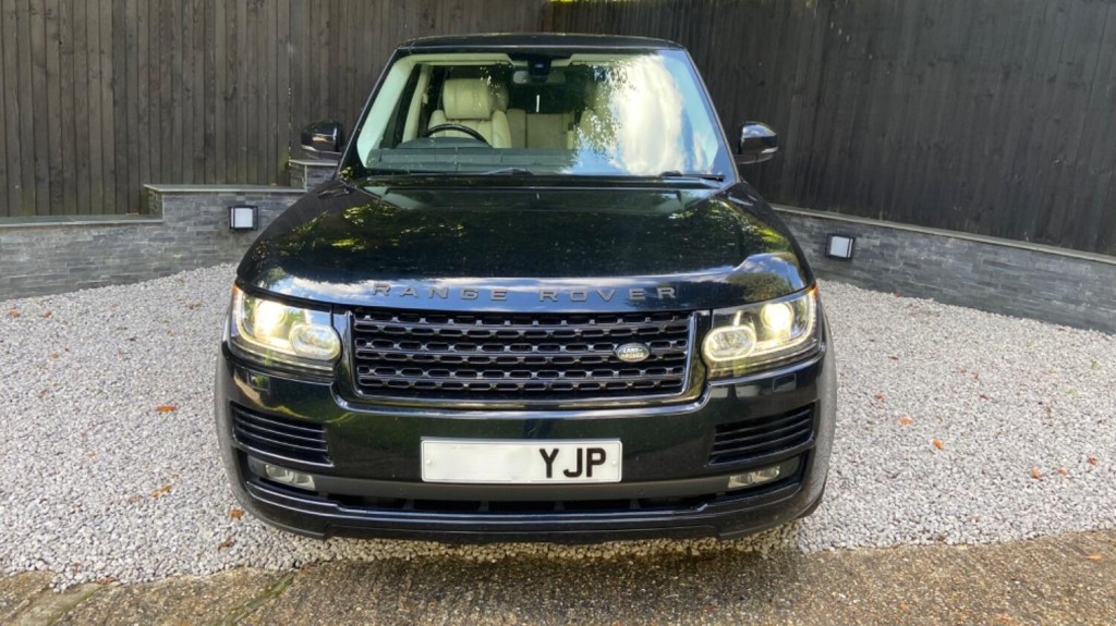 View LAND ROVER RANGE ROVER 3.0 TD V6 Vogue