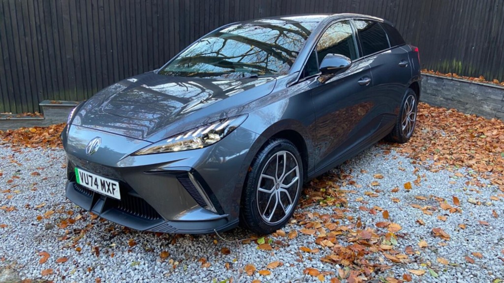 View MG MG4 64kWh Trophy Long Range