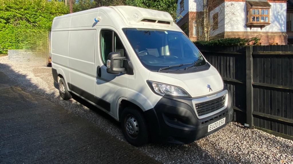 View PEUGEOT BOXER 2.2 BlueHDi 335 Professional