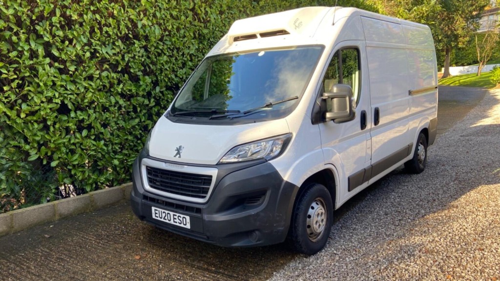 View PEUGEOT BOXER 2.2 BlueHDi 335 Professional