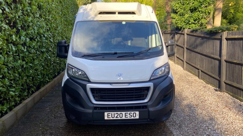 View PEUGEOT BOXER 2.2 BlueHDi 335 Professional