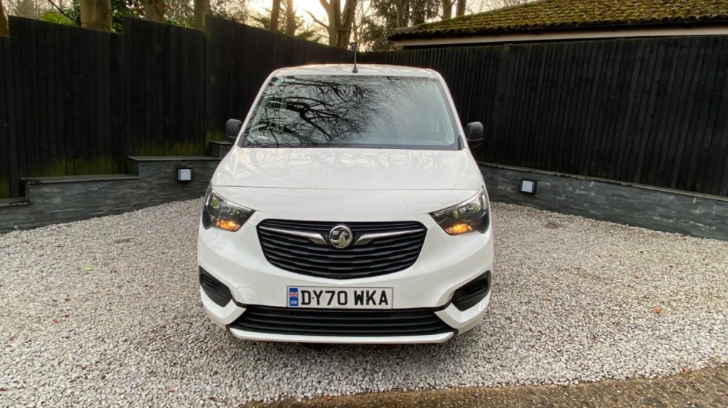 View VAUXHALL COMBO 1.5 Turbo D 2300 Sportive