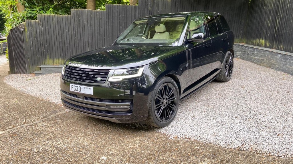 View LAND ROVER RANGE ROVER 4.4 P530 V8 First Edition