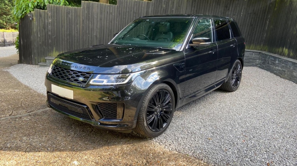 View LAND ROVER RANGE ROVER SPORT 3.0 D300 MHEV HSE Dynamic Black