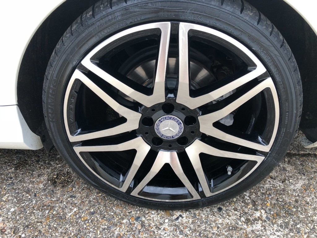 MERCEDES-BENZ E CLASS