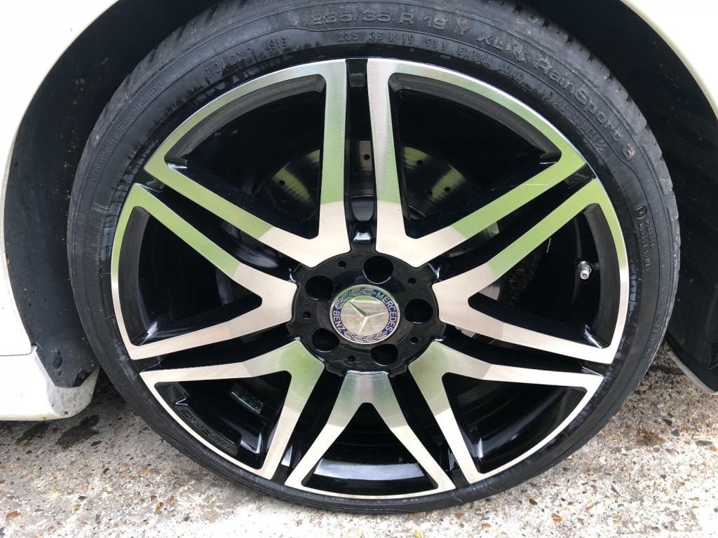 MERCEDES-BENZ E CLASS