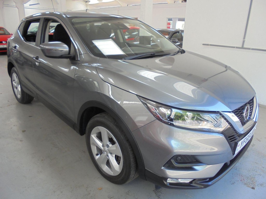 View NISSAN QASHQAI 1.5 dCi Acenta MPV Front & Rear Parking Sensors