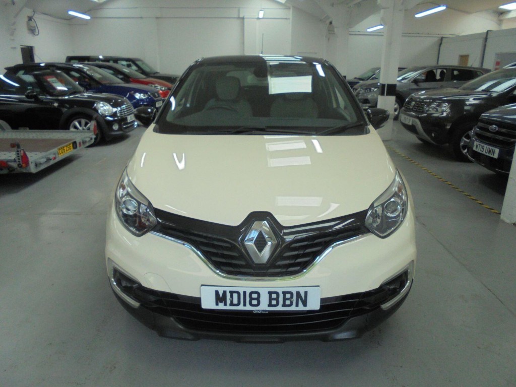 View RENAULT CAPTUR 0.9 Iconic Petrol TCe 90 Nav