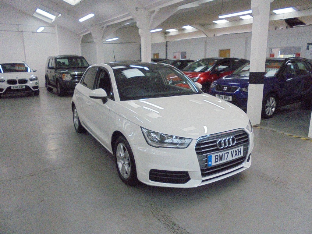 View AUDI A1 1.6 TDI SE 5 Door LEATHER & SUNROOF