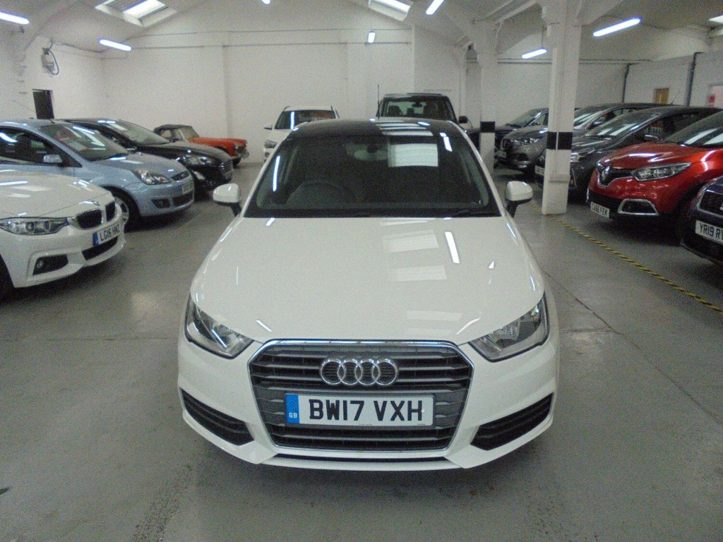 View AUDI A1 1.6 TDI SE 5 Door LEATHER & SUNROOF