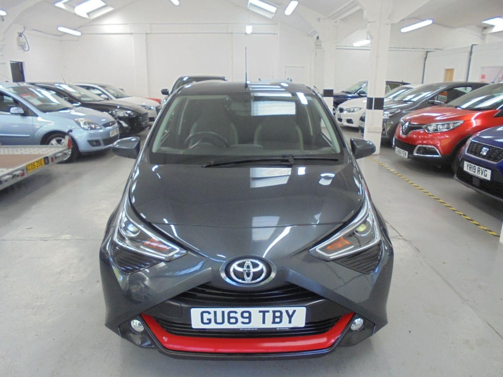 View TOYOTA AYGO 1.0 VVT-i x-trend 5 Door Apple Car Play