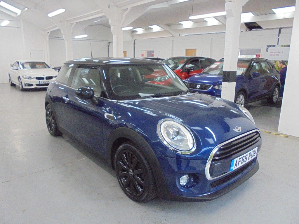 View MINI HATCH 1.5 Cooper 3-Door Hatch