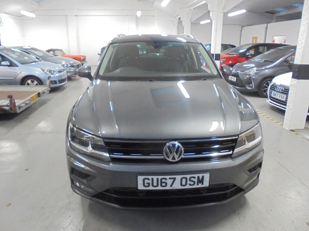 View VOLKSWAGEN TIGUAN 2.0 TDI SE 4x4