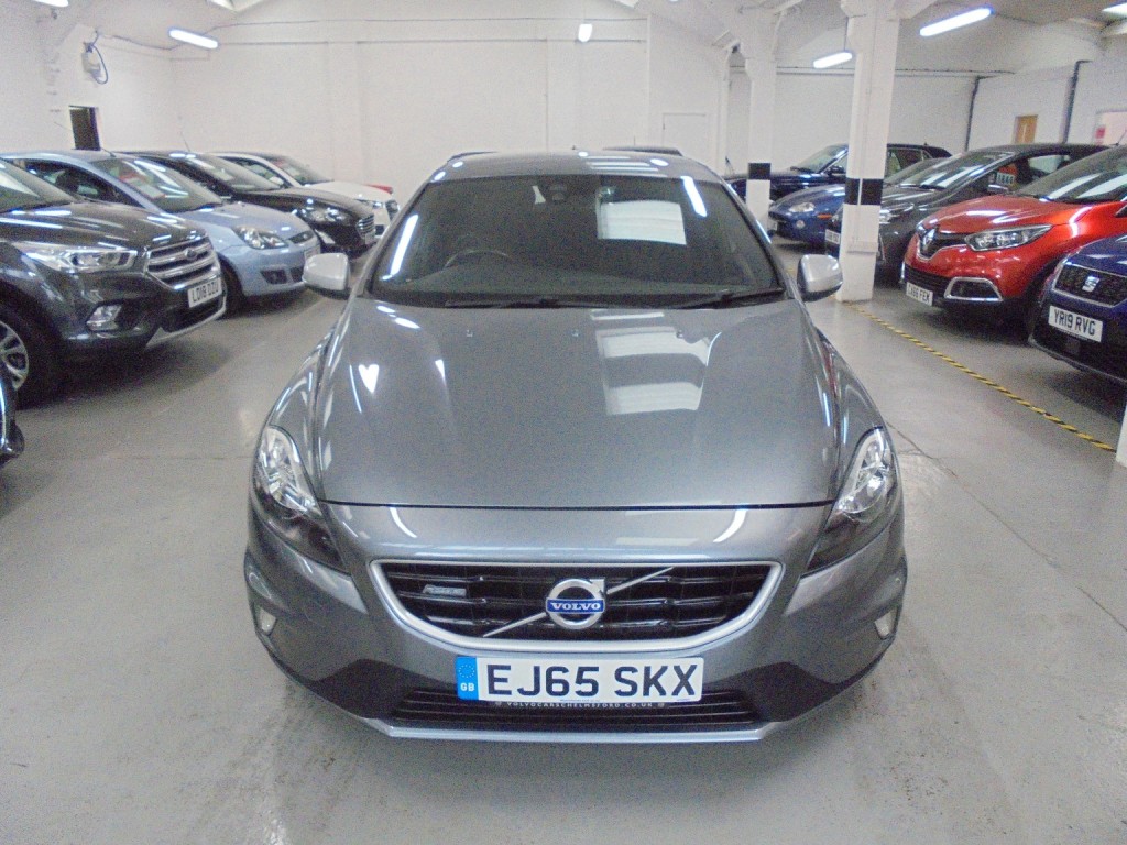 View VOLVO V40 2.0 R-Design D2