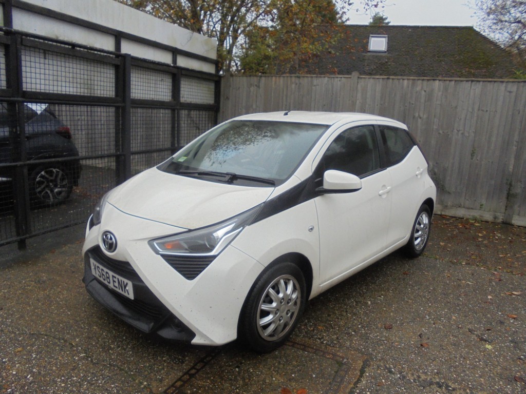 View TOYOTA AYGO 1.0 VVT-i x-play Petrol AUTOMATIC
