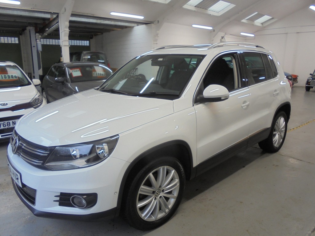 View VOLKSWAGEN TIGUAN 2.0 TDI 4Motion Tech Match SAT NAV Automatic