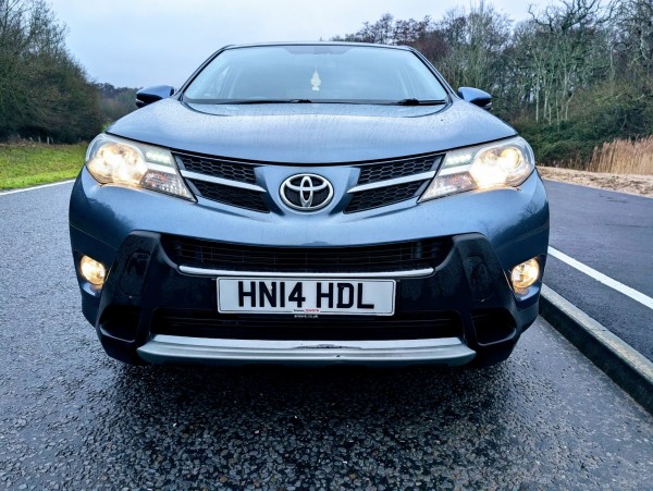 View TOYOTA RAV4 2.0 D-4D Icon