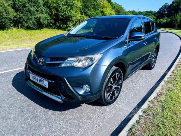 View TOYOTA RAV4 2.0 D-4D Icon