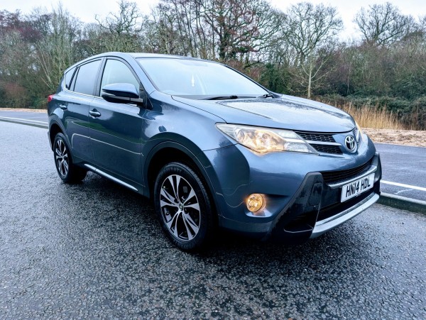 View TOYOTA RAV4 2.0 D-4D Icon