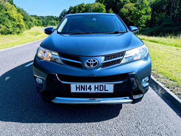 View TOYOTA RAV4 2.0 D-4D Icon
