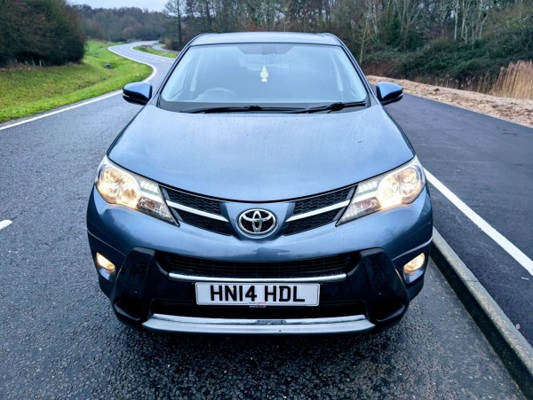 View TOYOTA RAV4 2.0 D-4D Icon