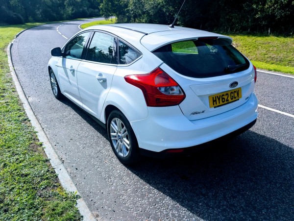 View FORD FOCUS 1.0 T EcoBoost Titanium