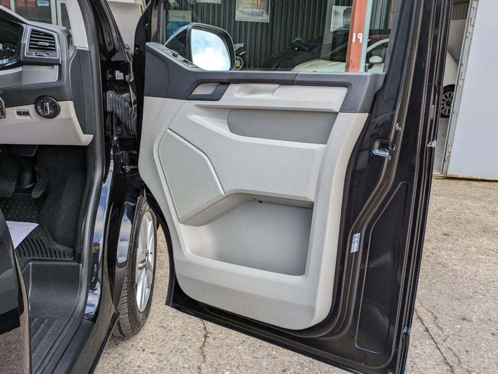 VOLKSWAGEN TRANSPORTER