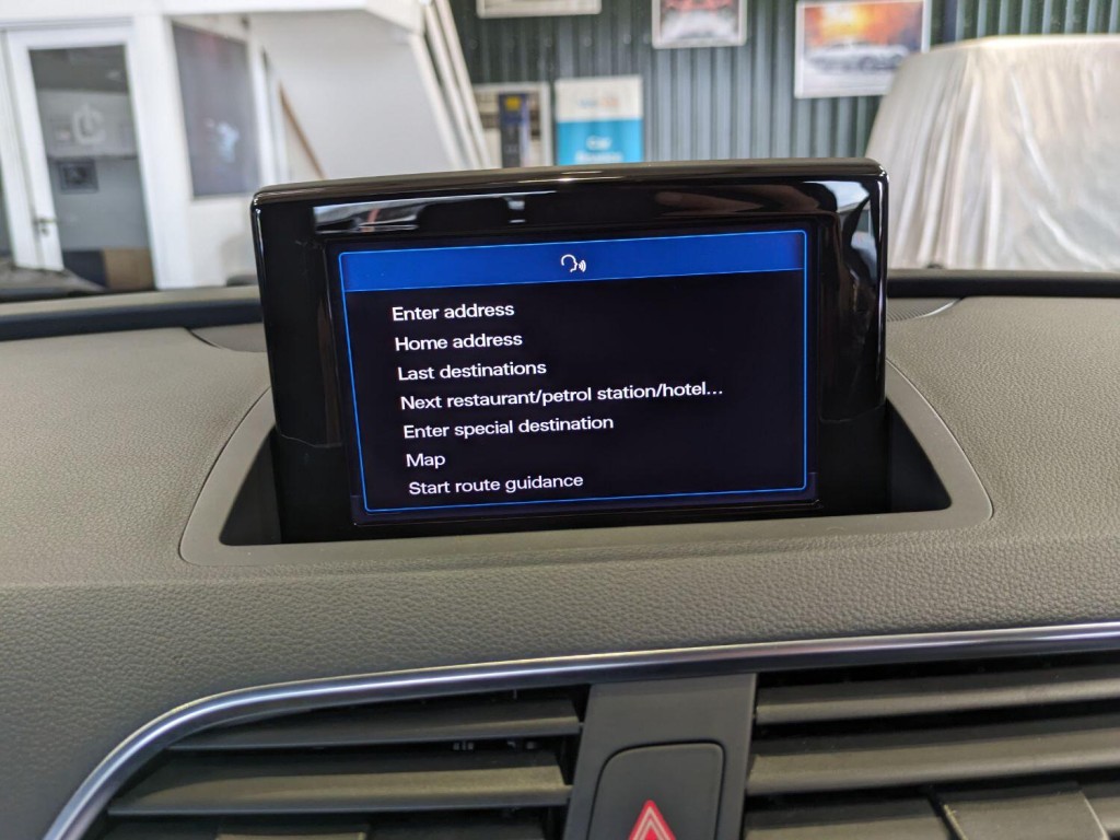 AUDI Q3