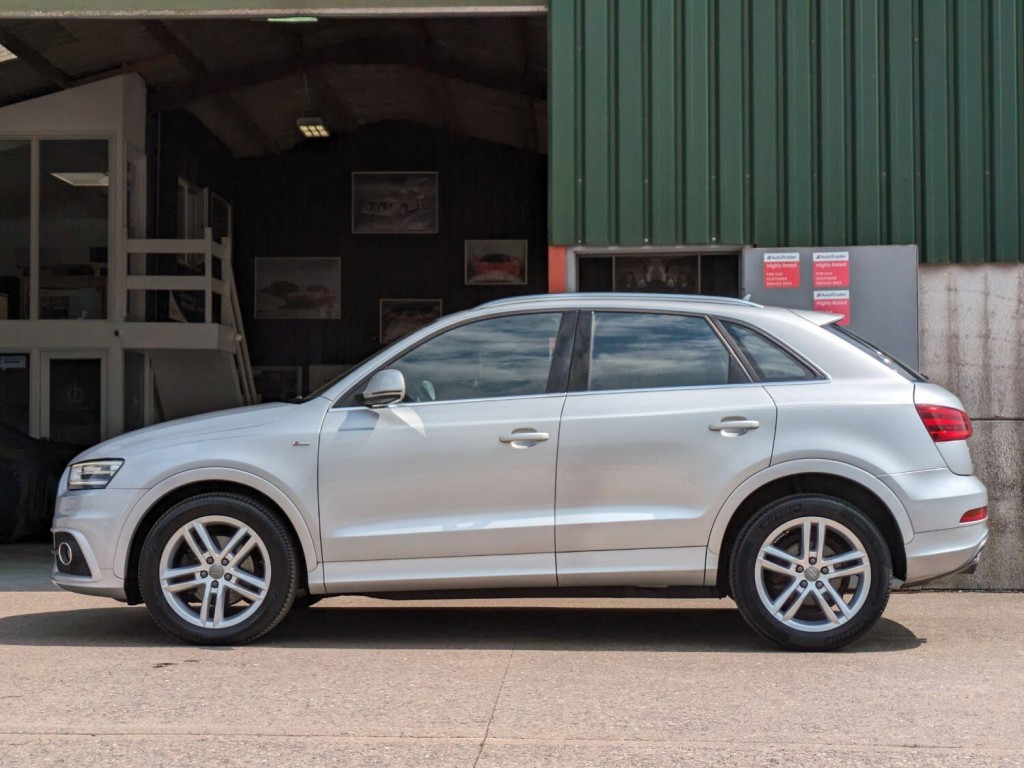 AUDI Q3