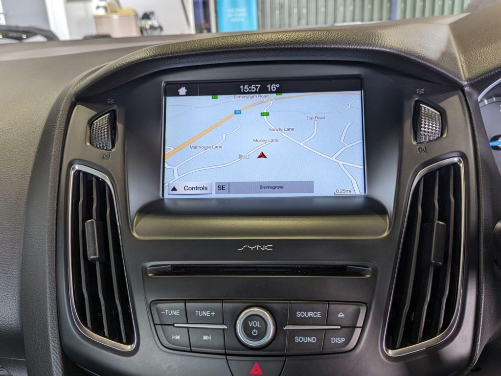 View FORD FOCUS 1.5 TDCi ST-Line 5dr. ULEZ. SAT NAV. 2 OWNERS. JUST SERVICED