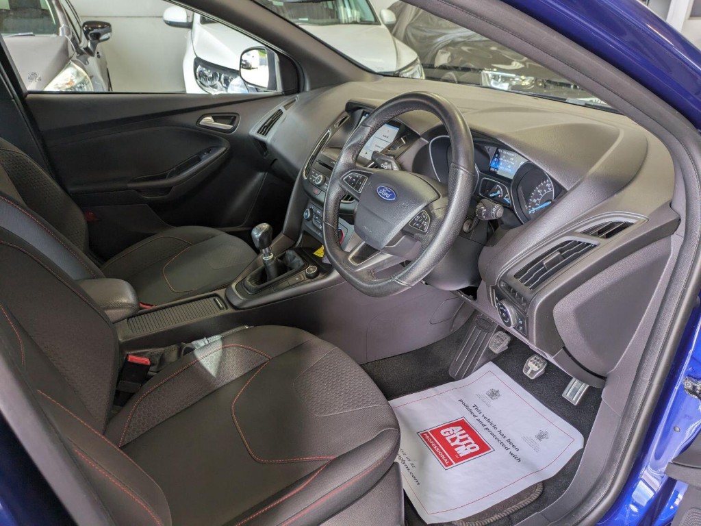 FORD FOCUS