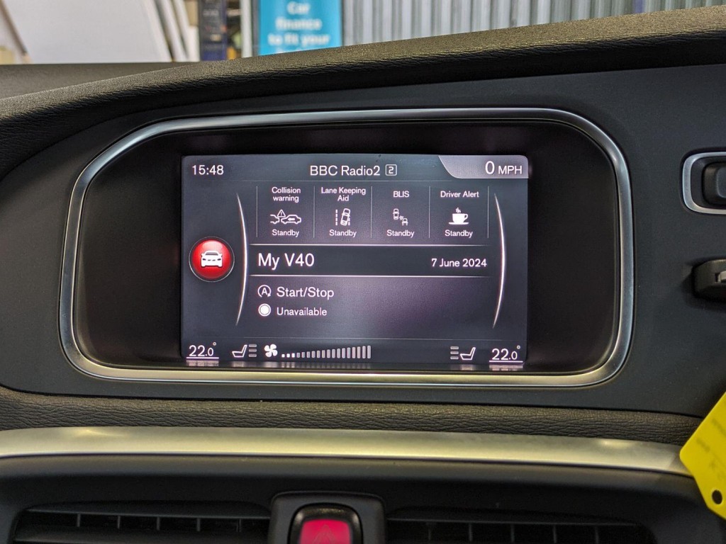 VOLVO V40