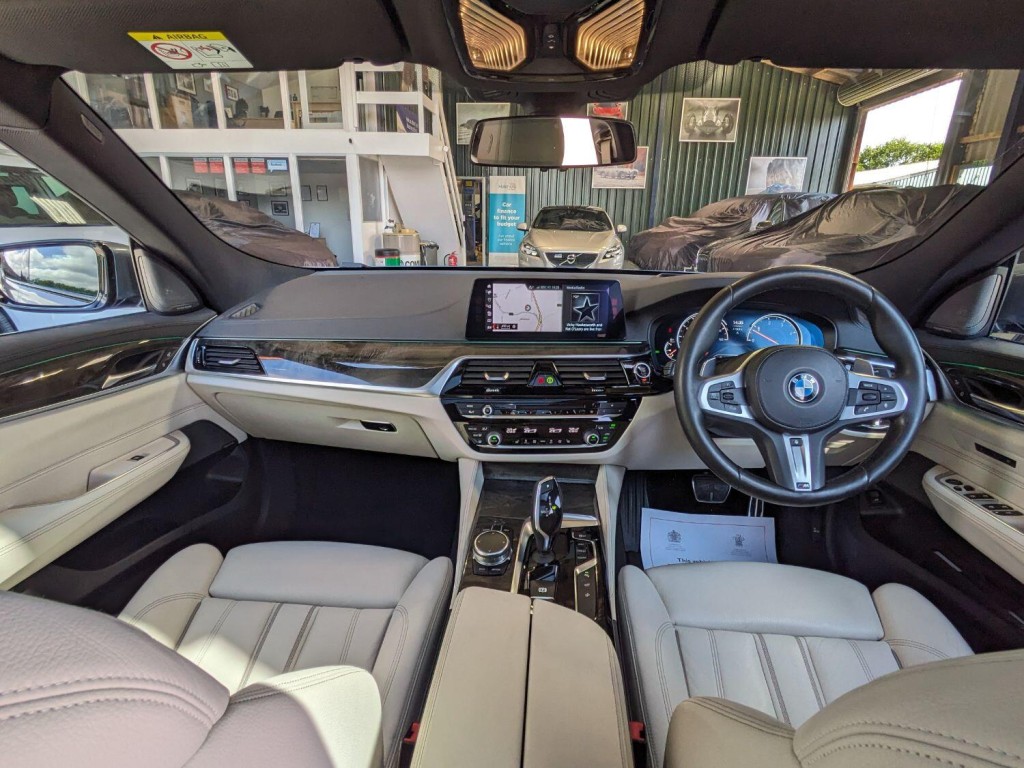 BMW 6 SERIES