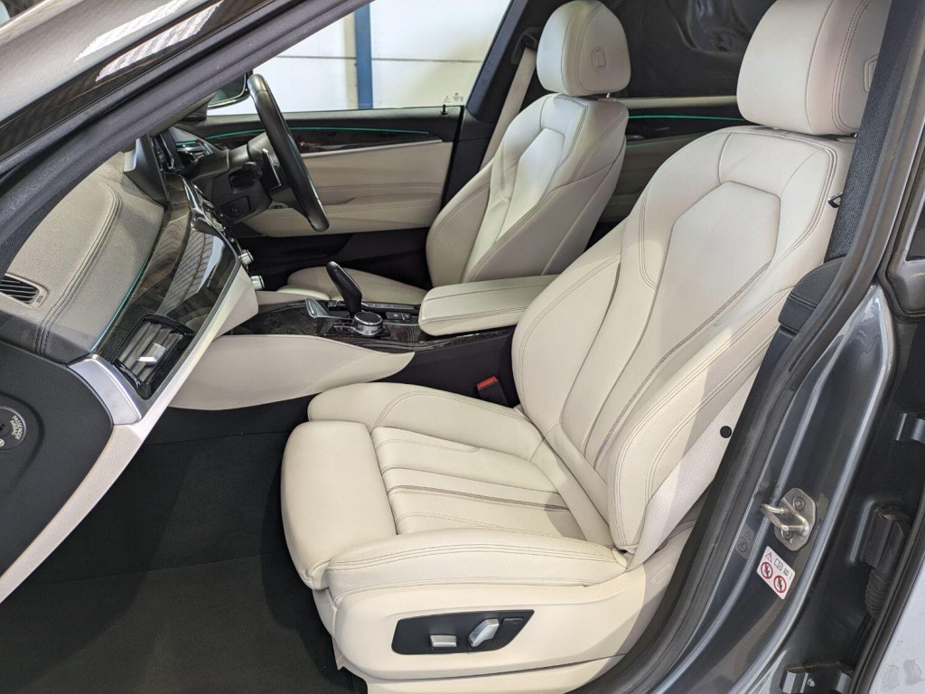 BMW 6 SERIES