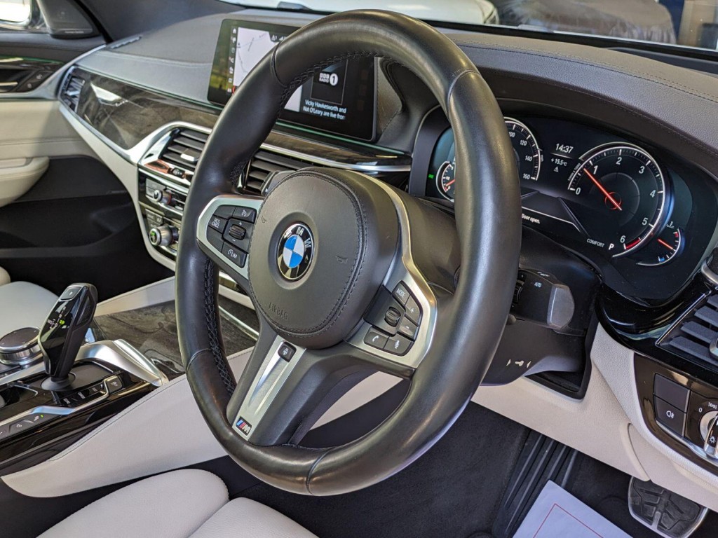 BMW 6 SERIES