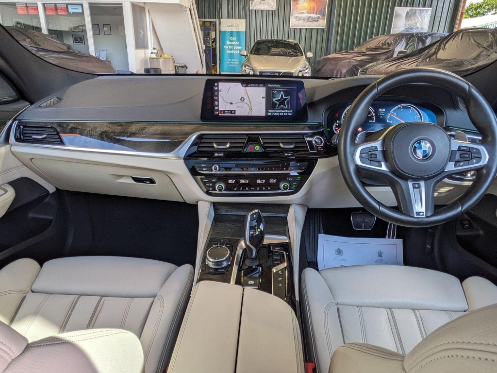 BMW 6 SERIES