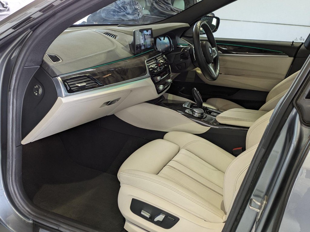 BMW 6 SERIES