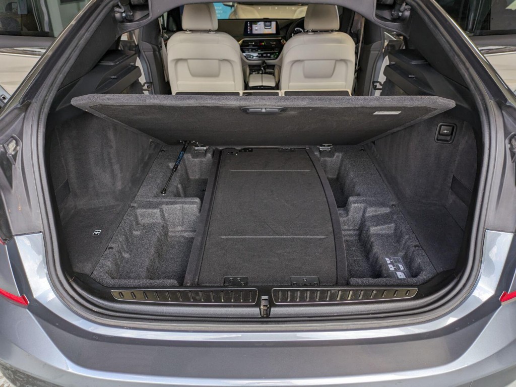 BMW 6 SERIES