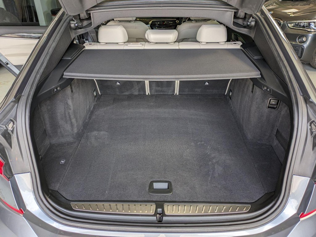 BMW 6 SERIES