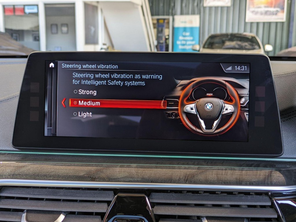 BMW 6 SERIES