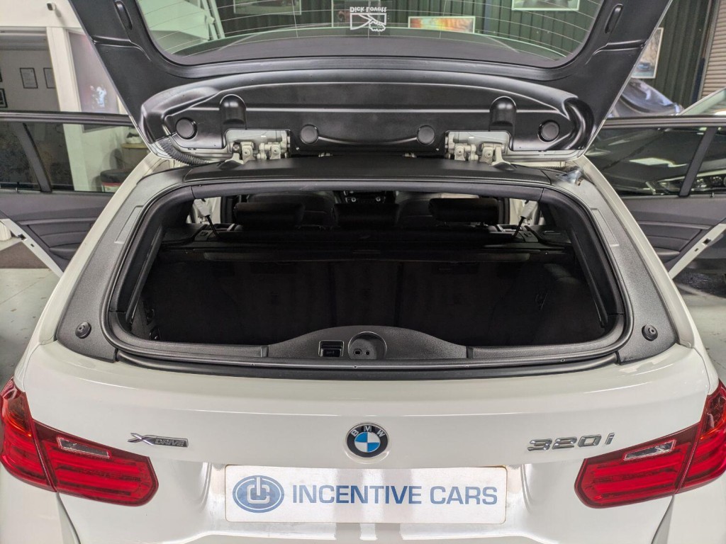 BMW 3 SERIES
