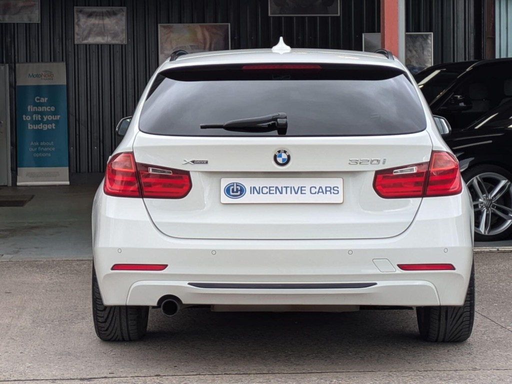 BMW 3 SERIES
