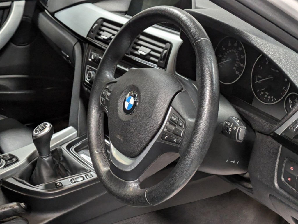 BMW 3 SERIES
