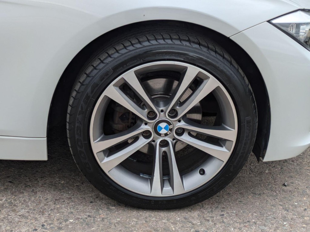 BMW 3 SERIES